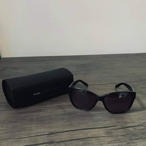 MARC BY MARC JACOBS BLACK SUNGLASSES